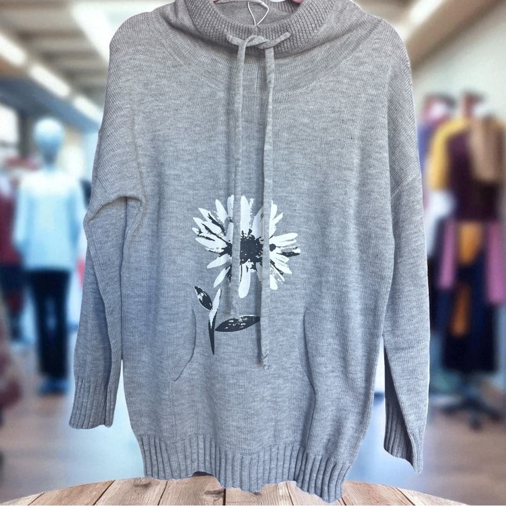 Cozy Grey Floral Knit Sweater Hoodie Women’s Medium